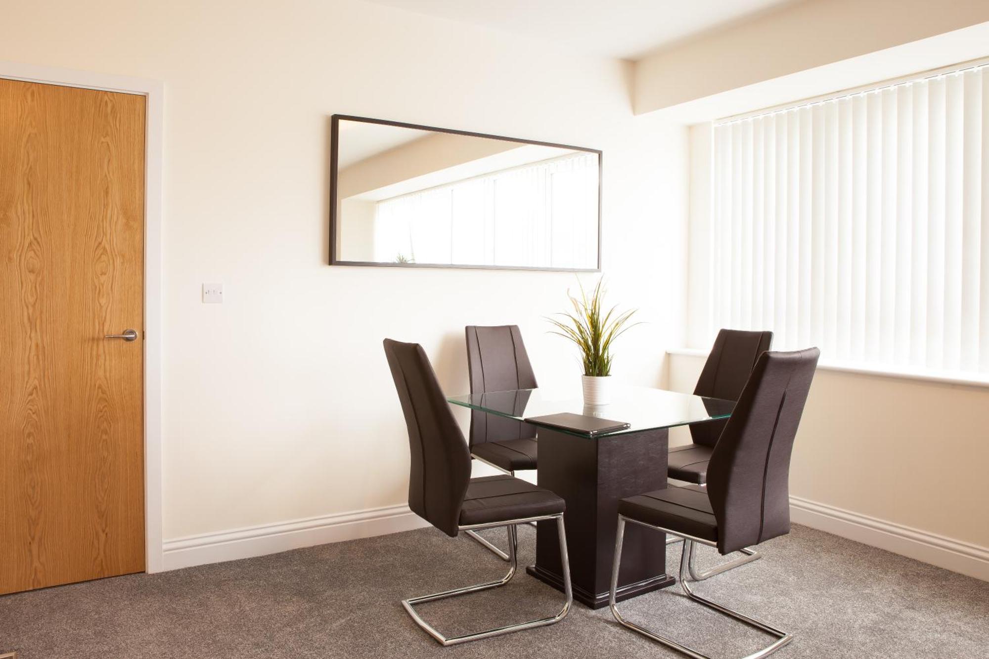 Guild House Apartment Swindon Exterior photo